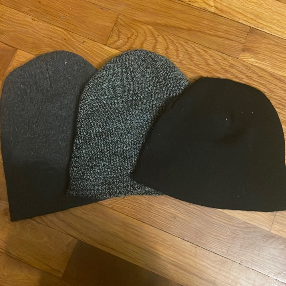 three bennie dark grey, light grey, and black.